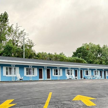 Stiles Motel Hill View Вудсток Экстерьер фото
