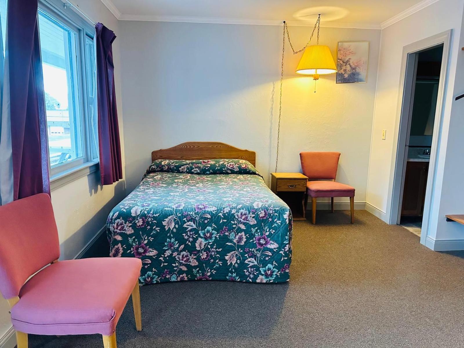 Stiles Motel Hill View Вудсток Экстерьер фото