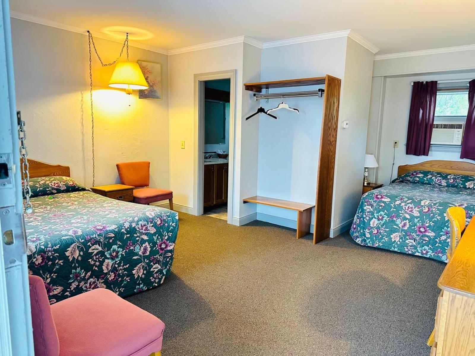 Stiles Motel Hill View Вудсток Экстерьер фото