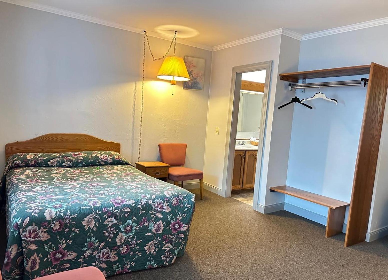 Stiles Motel Hill View Вудсток Экстерьер фото