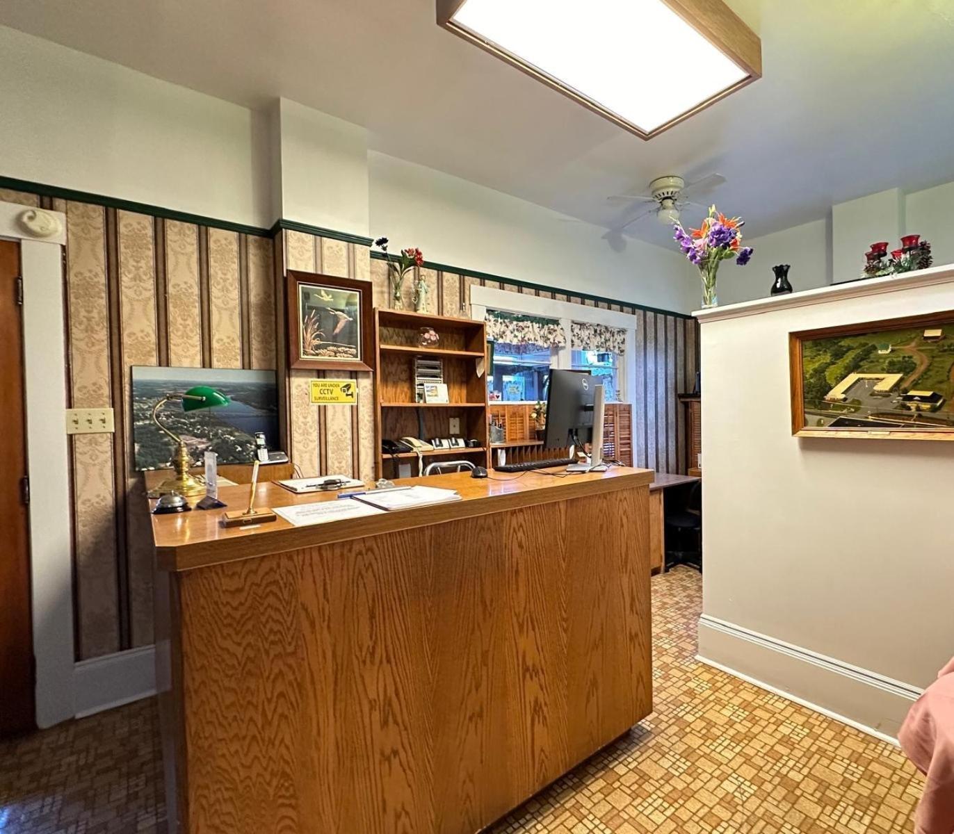 Stiles Motel Hill View Вудсток Экстерьер фото