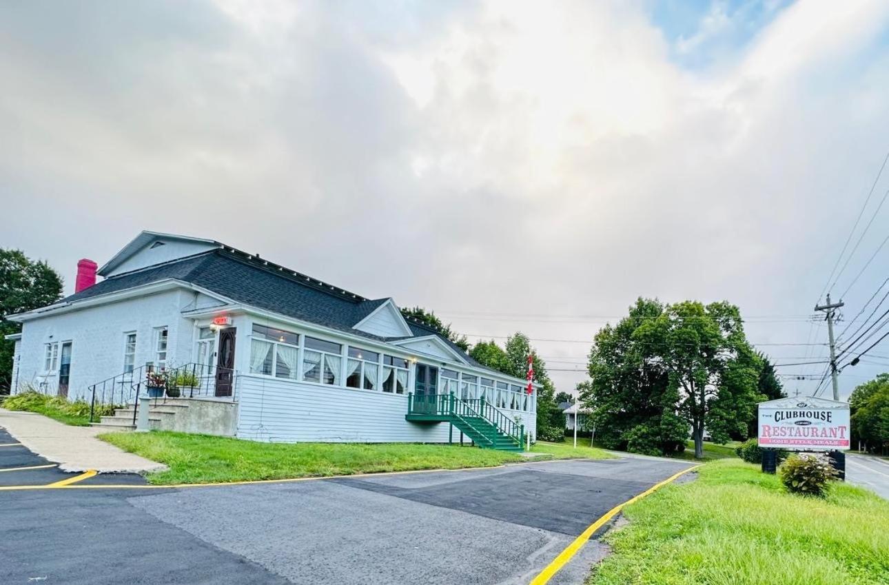 Stiles Motel Hill View Вудсток Экстерьер фото