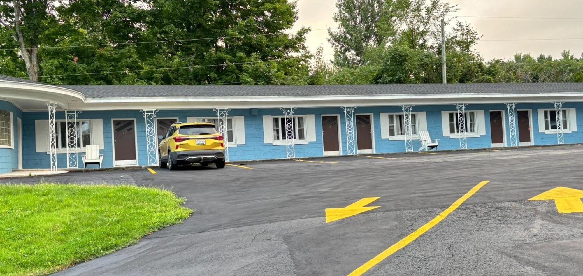 Stiles Motel Hill View Вудсток Экстерьер фото
