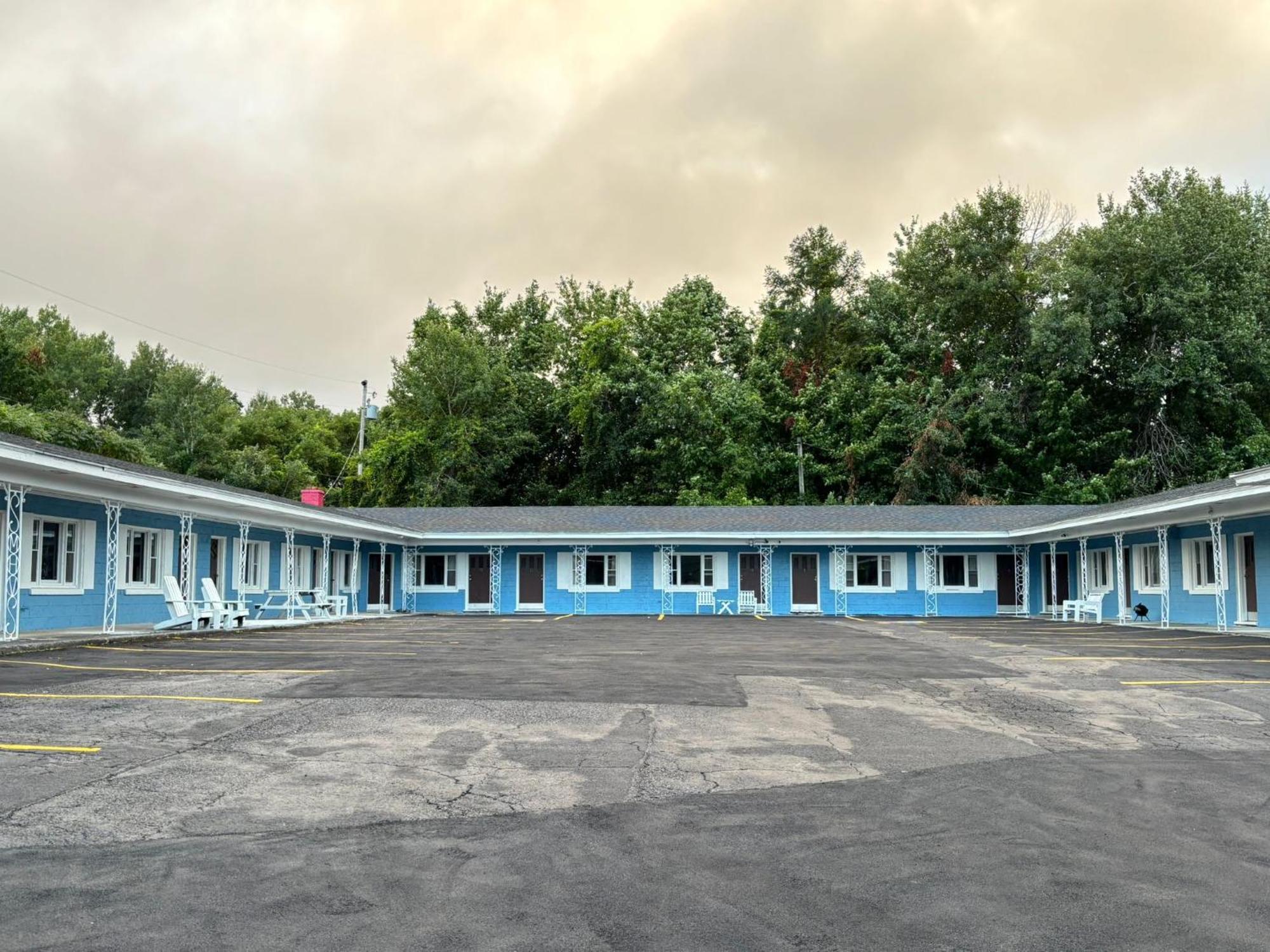 Stiles Motel Hill View Вудсток Экстерьер фото