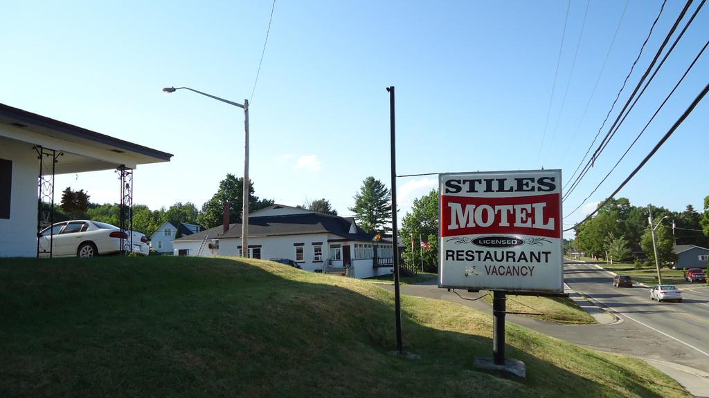 Stiles Motel Hill View Вудсток Экстерьер фото