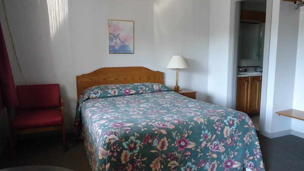 Stiles Motel Hill View Вудсток Экстерьер фото