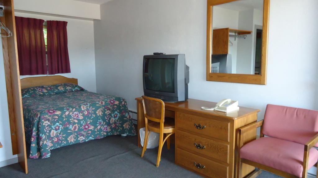 Stiles Motel Hill View Вудсток Экстерьер фото