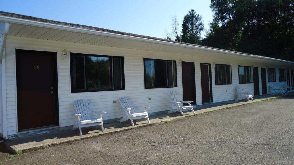 Stiles Motel Hill View Вудсток Экстерьер фото