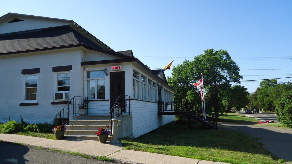Stiles Motel Hill View Вудсток Экстерьер фото